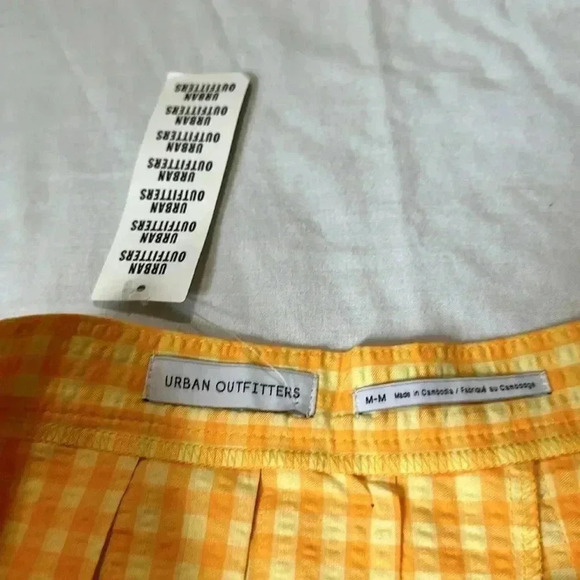 Urban Outfitters Katie Plaid Yellow Pleated Flair Skirt Skater Medium NWT - Picture 3 of 5